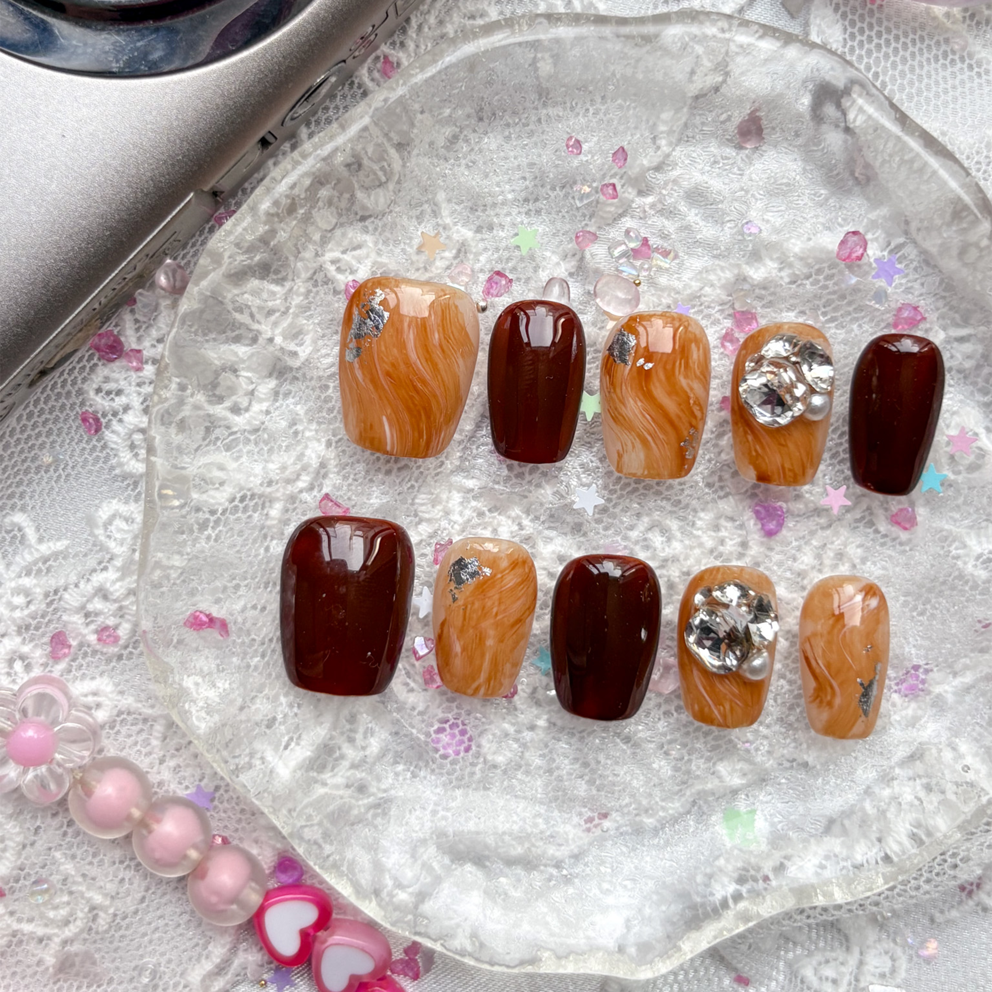 Custom Press-On Nails – Brown Marble with Chocolate Gloss & Amber Swirl + Rhinestone Accent | Wynzy Pops Nails