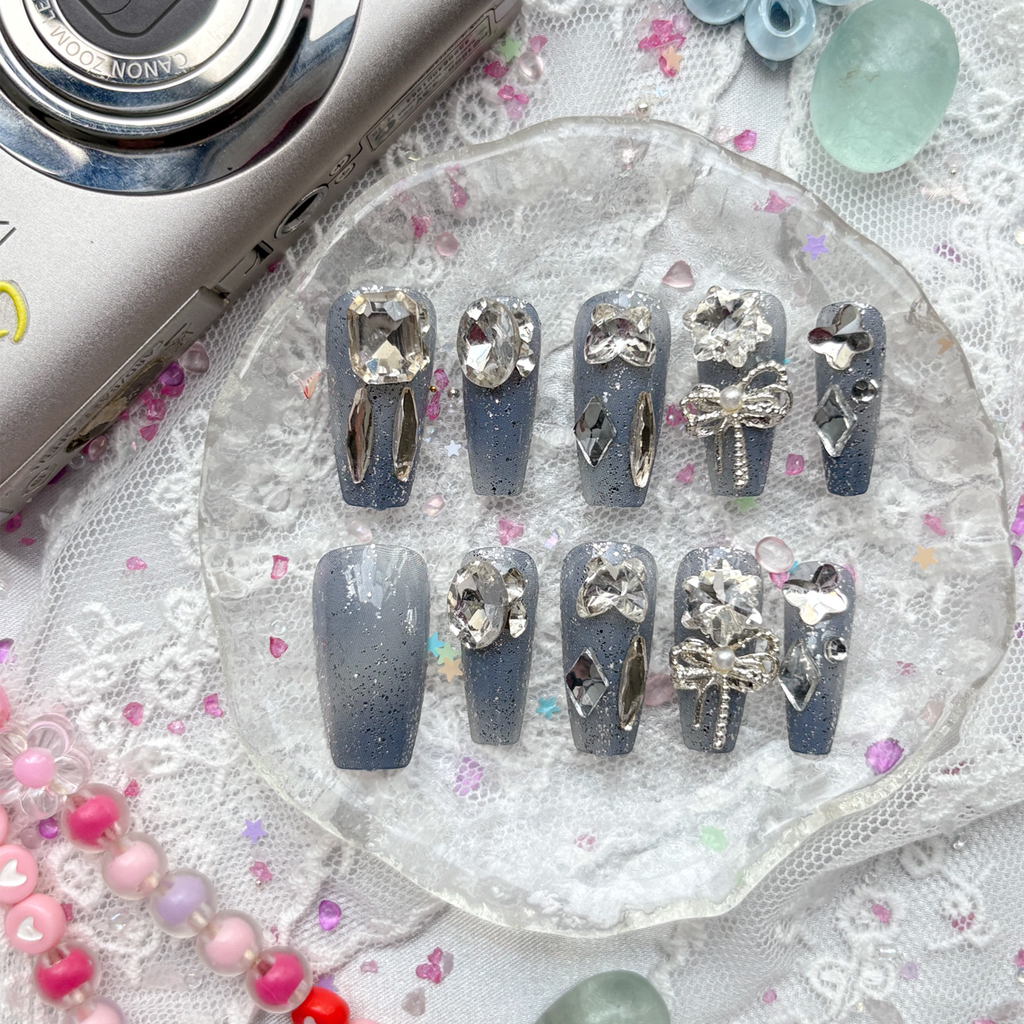 Press-On Nails – Gray Glitter with Crystal Rhinestone & Pearl Bow Accents | Wynzy Pops Nails