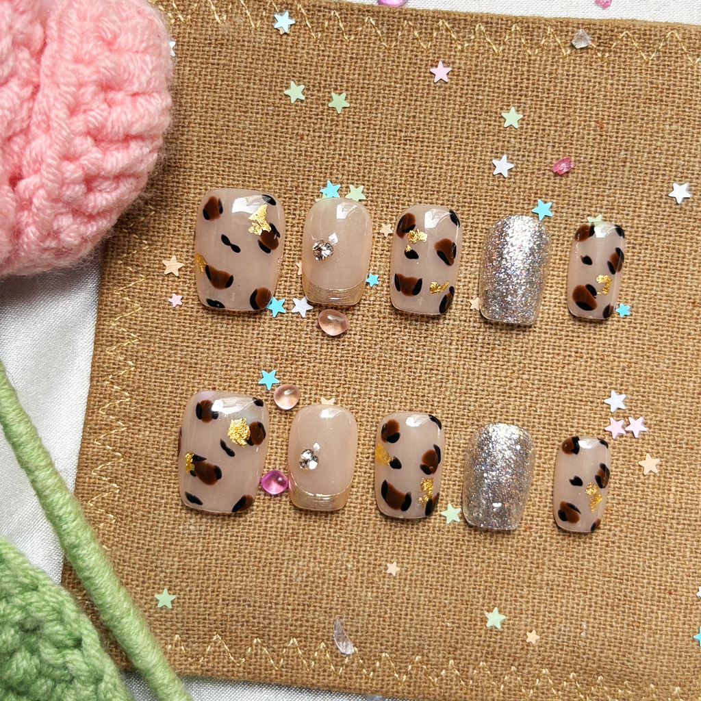 Gold Foil Leopard Print Custom Press On Nails – Glitter Galaxy Nail Art | Wynzy Pops Nails