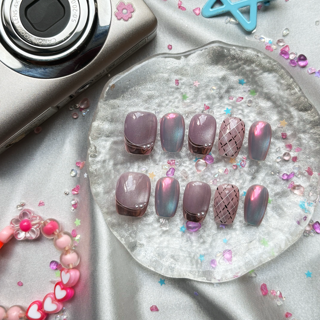 Personalized Pink Glowing Press On Nails: Glitter Cat Eye Nail Art | Wynzy Pops Nails