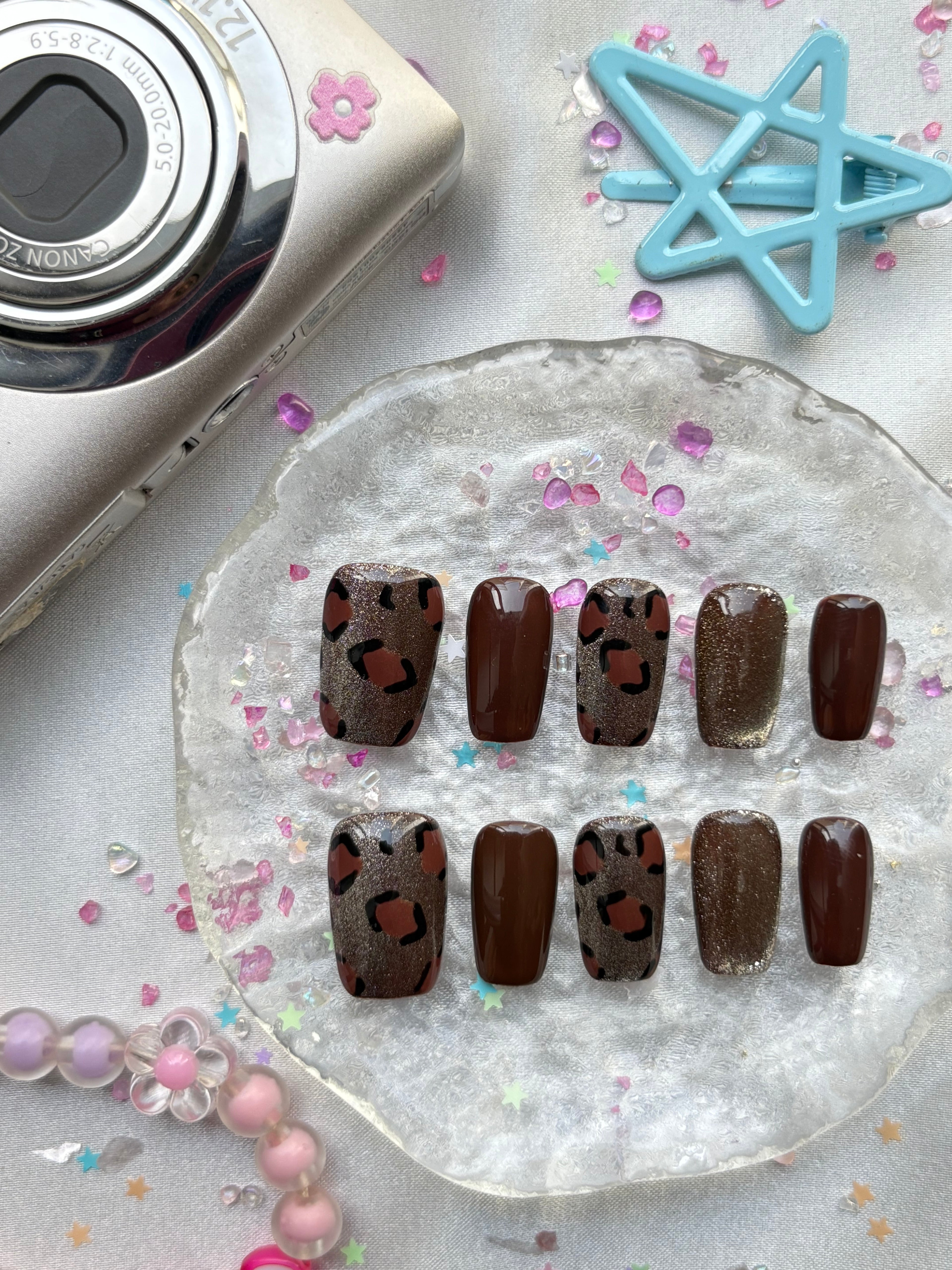 Custom Press-On Nails – Leopard Print with Gold Glitter & Brown Accents | Wynzy Pops Nails