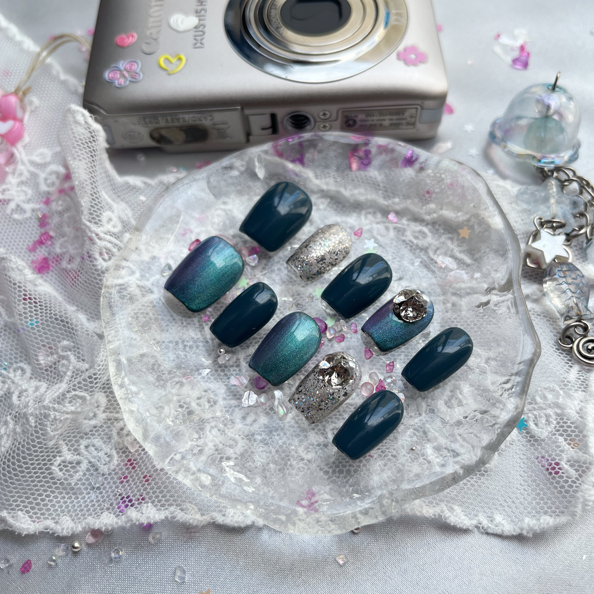 Teal Glitter Cat Eye Press On Nails – Rhinestone Accent Nail Art Set | Wynzy Pops Nails
