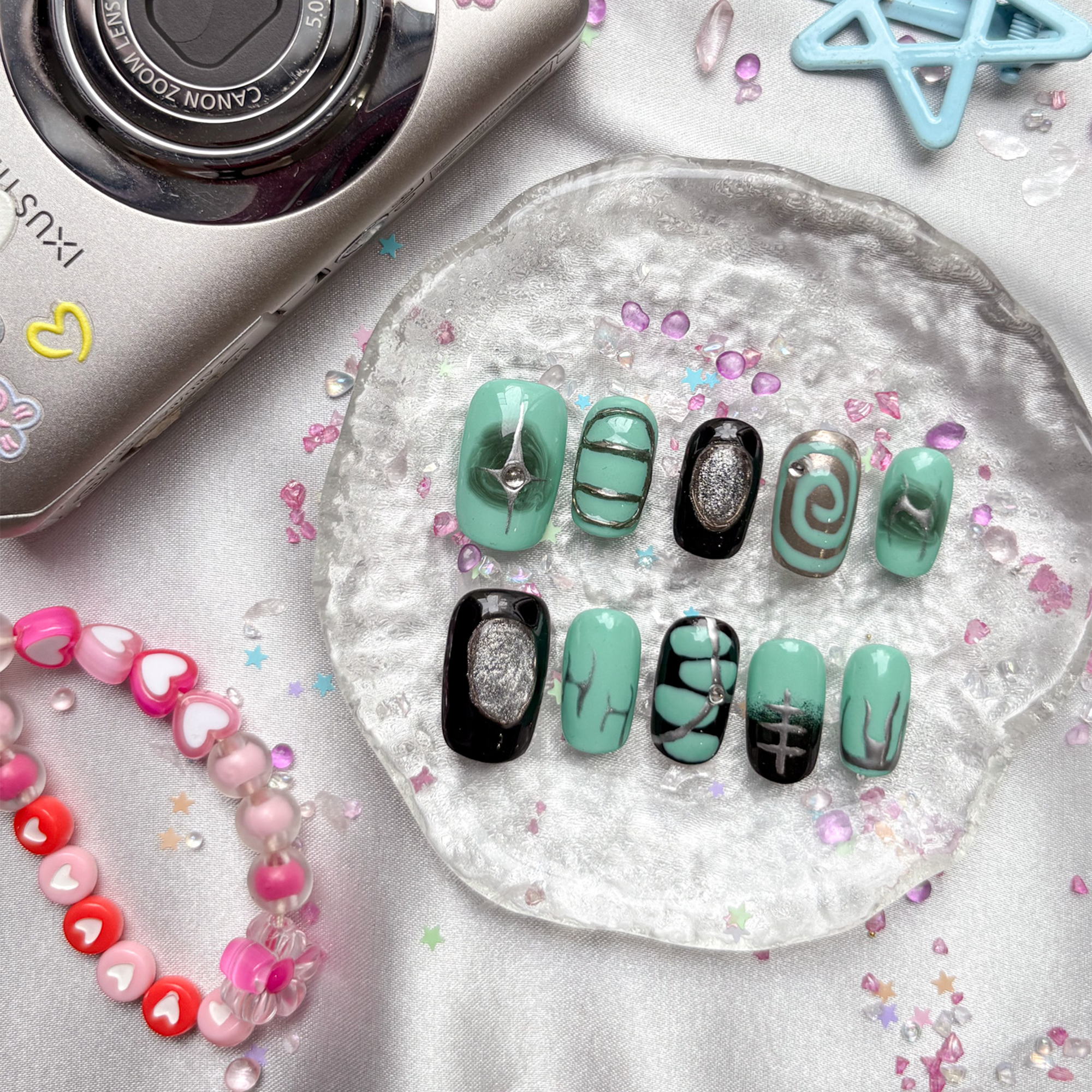 Custom Press-On Nails – Green & Black with Chrome & 3D Abstract Accents | Wynzy Pops Nails