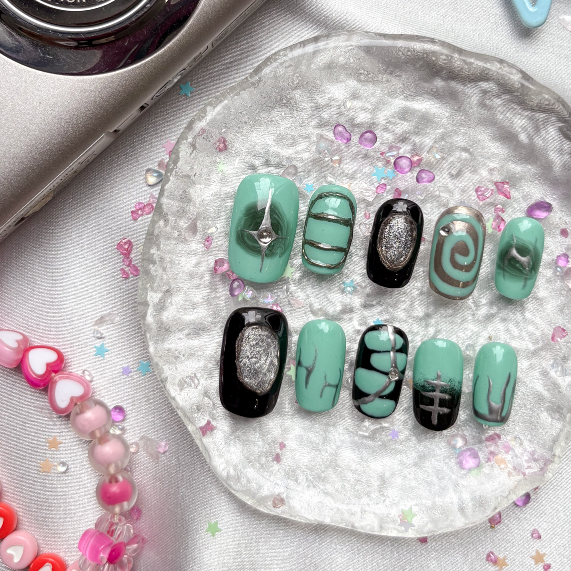 Custom Press-On Nails – Green & Black with Chrome & 3D Abstract Accents | Wynzy Pops Nails