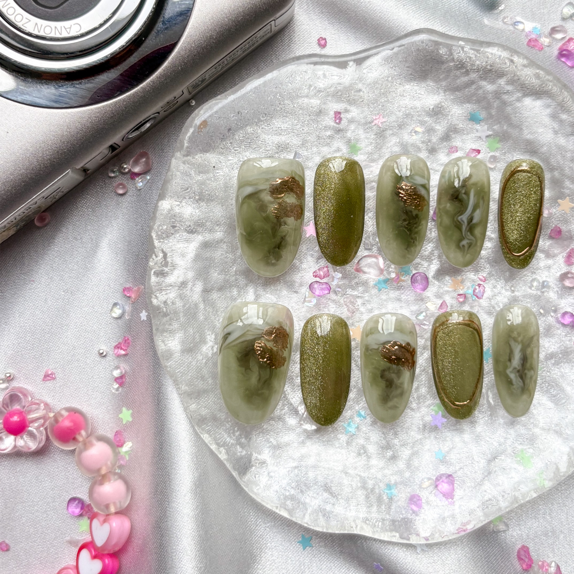 Custom Press-On Nails – Green Marble with Gold Foil Accents | Wynzy Pops Nails