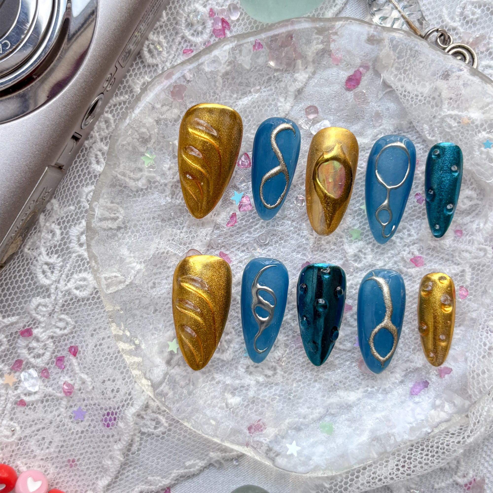 Custom Press-On Nails – Blue & Gold Chrome with Abstract Line Art | Wynzy Pops Nails