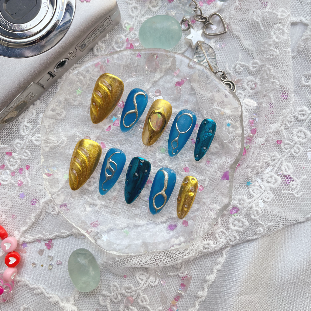 Custom Press-On Nails – Blue & Gold Chrome with Abstract Line Art | Wynzy Pops Nails