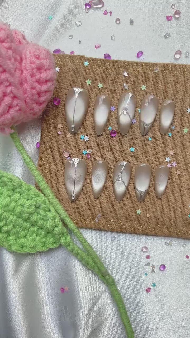 Custom Press-On Nails – Cat Eye Metallic Taupe with Chrome Accents & Minimalist Lines | Wynzy Pops Nails