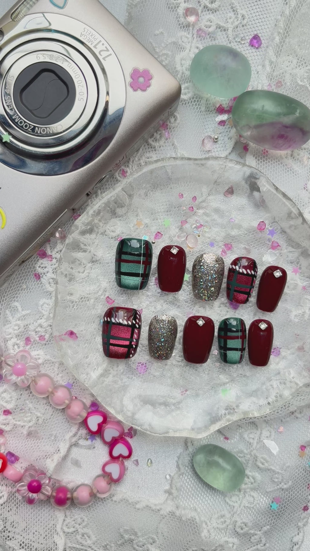 Custom Press-On Nails – Personalized Christmas Burgundy & Green Glitter Nail Art Set | Wynzy Pops Nails