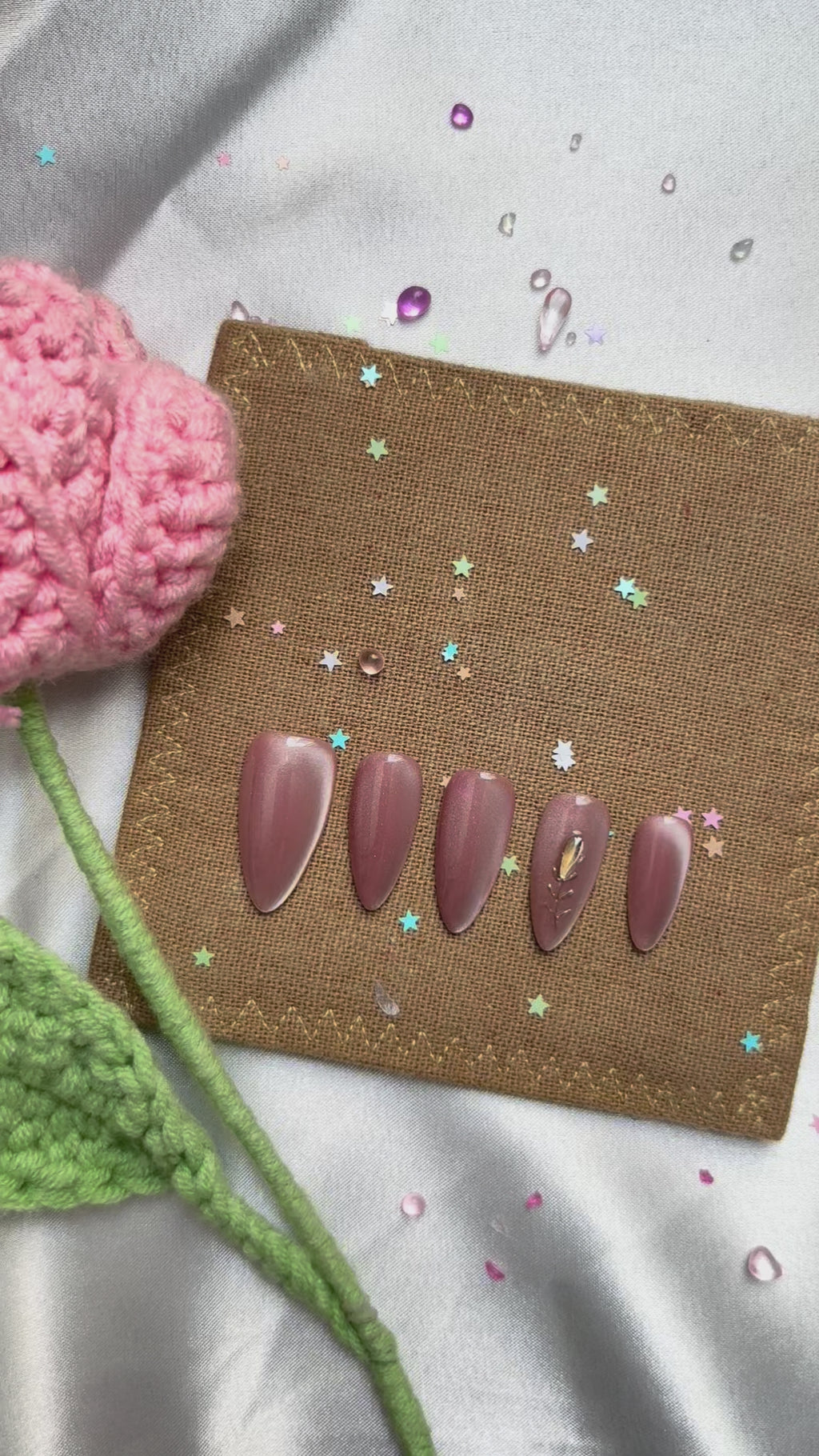 Custom Press-On Nails – Rose Gold Cat Eye with Gold Leaf Accents | Wynzy Pops Nails