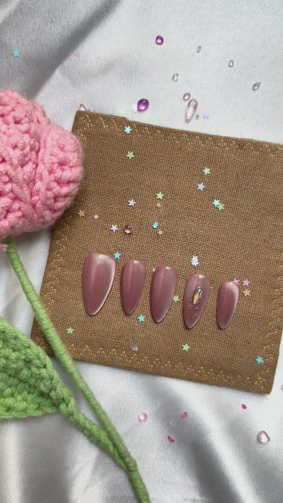 Custom Press-On Nails – Rose Gold Cat Eye with Gold Leaf Accents | Wynzy Pops Nails